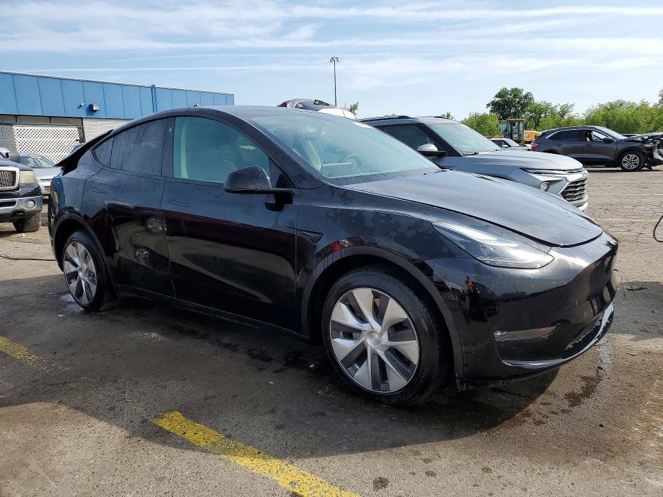 2023 TESLA MODEL Y — Фото 4 из 13
