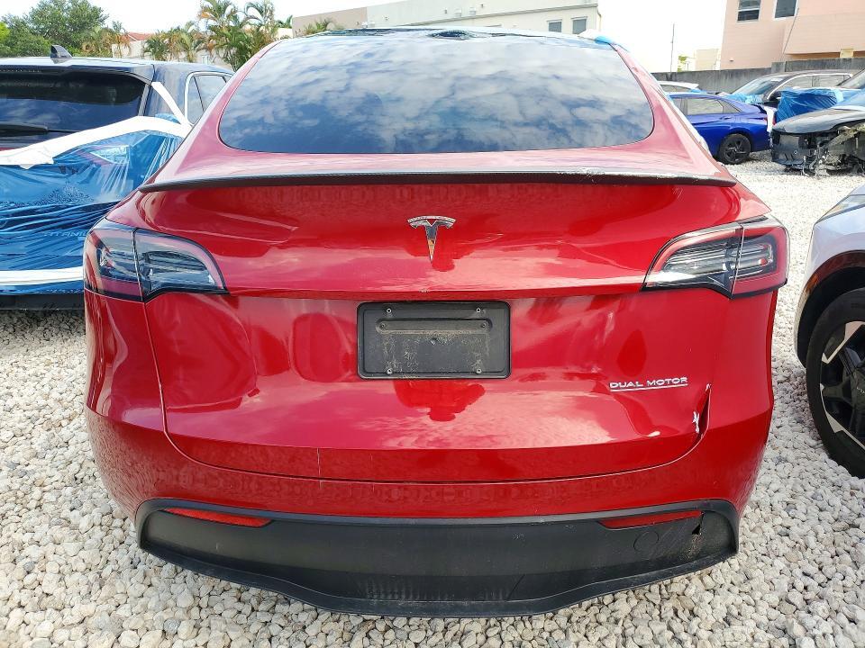 2023 TESLA MODEL Y — Фото 6 из 12