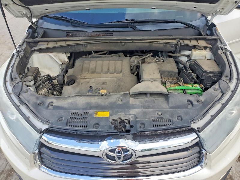2015 TOYOTA HIGHLANDER LE — Фото 12 из 13