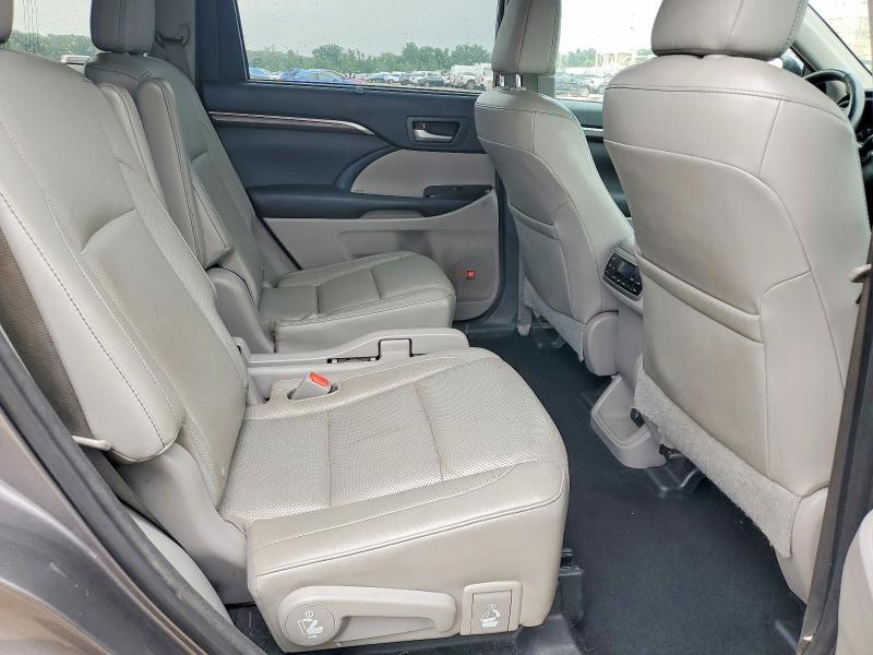 2015 TOYOTA HIGHLANDER LIMITED PLATINUM — Фото 11 из 13