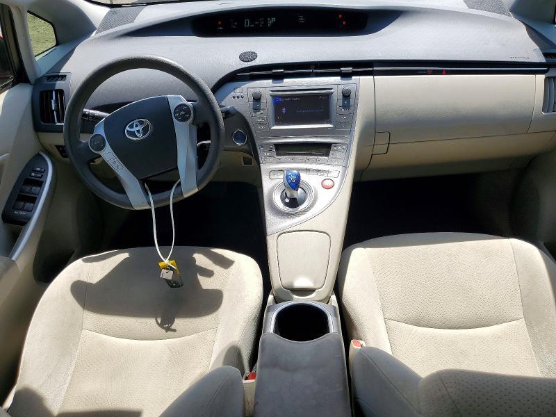 2015 TOYOTA PRIUS TWO — Фото 8 из 12