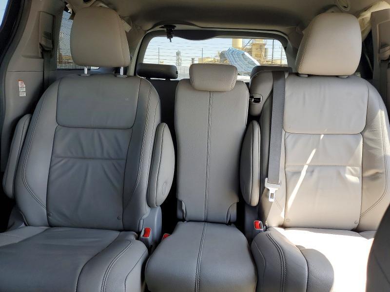 2015 TOYOTA SIENNA XLE 8-PASSENGER — Фото 10 из 13