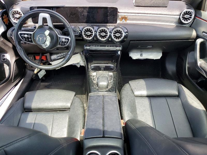2019 MERCEDES-BENZ A 220 — Фото 8 из 12