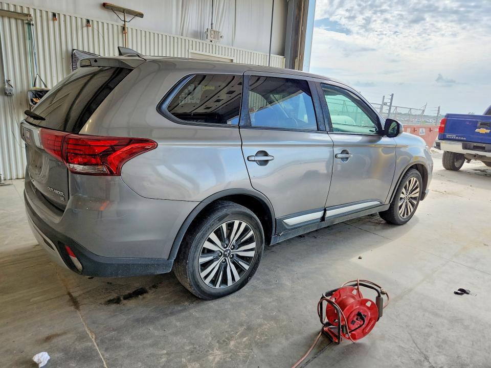 2019 MITSUBISHI OUTLANDER SE — Фото 3 из 13