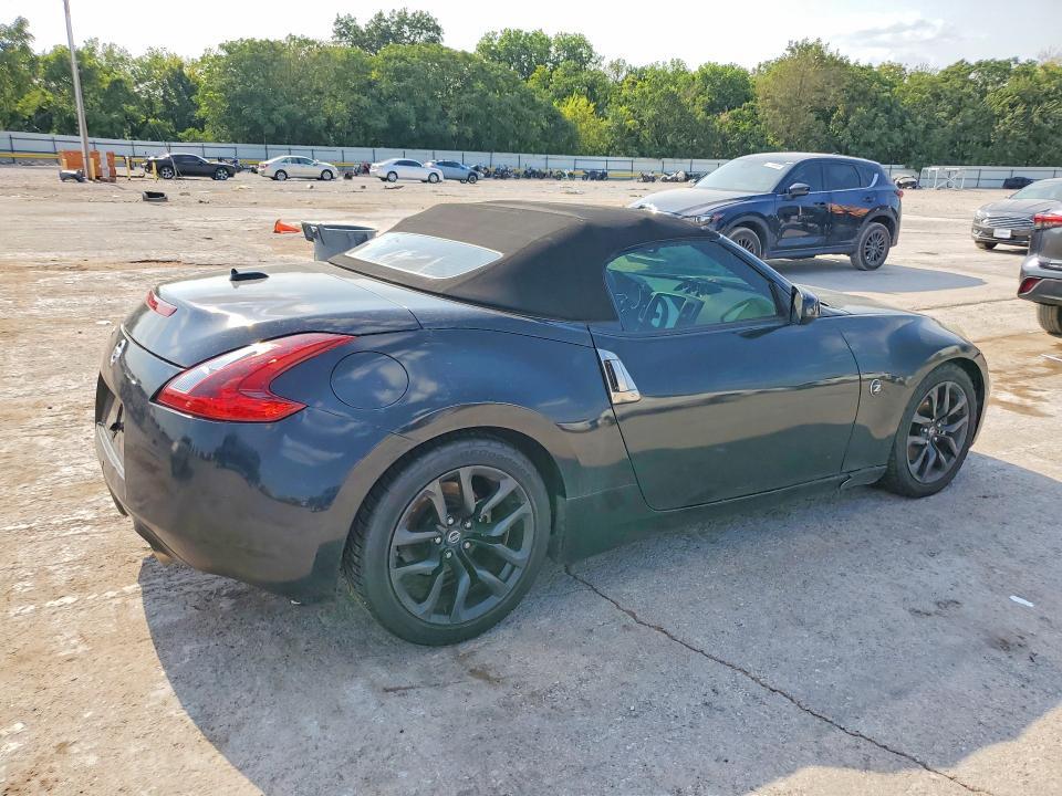 2019 NISSAN 370Z ROADSTER — Фото 3 из 12