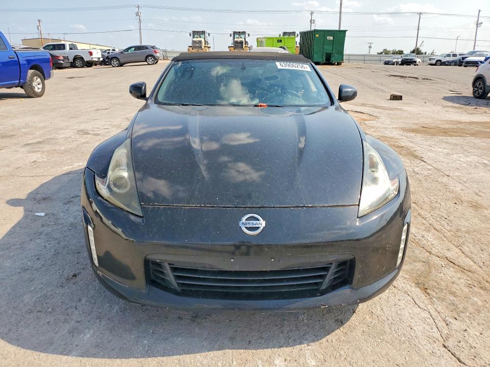 2019 NISSAN 370Z ROADSTER — Фото 5 из 12