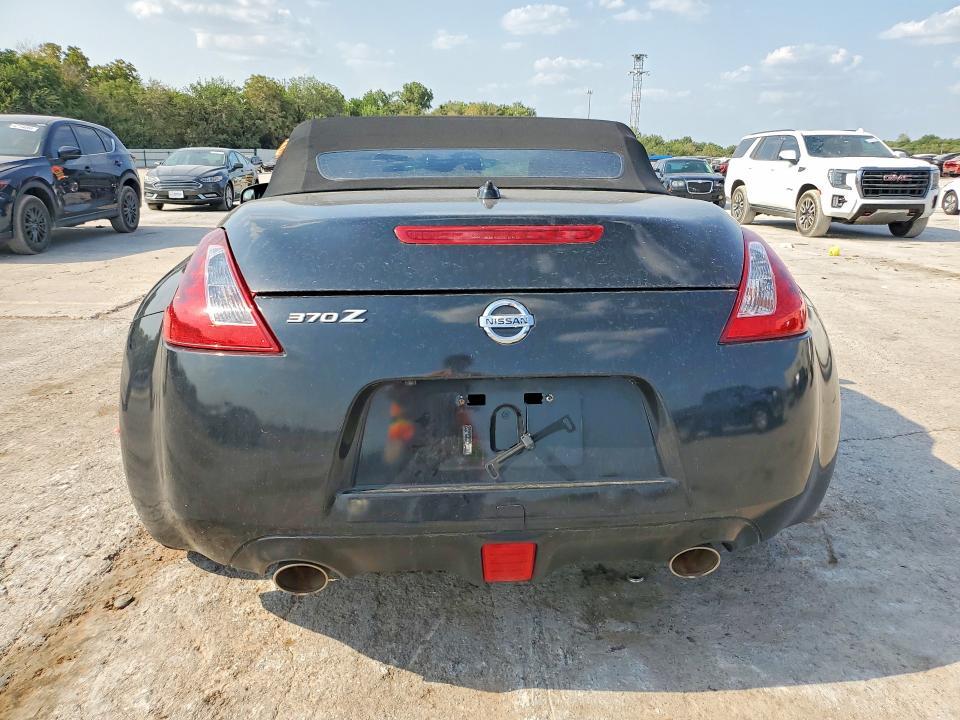 2019 NISSAN 370Z ROADSTER — Фото 6 из 12