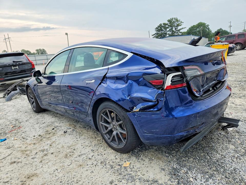 2019 TESLA MODEL 3 — Фото 2 из 12