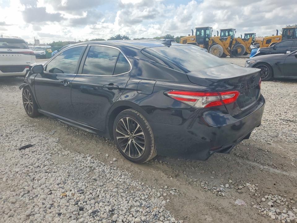 2019 TOYOTA CAMRY SE — Фото 2 из 13