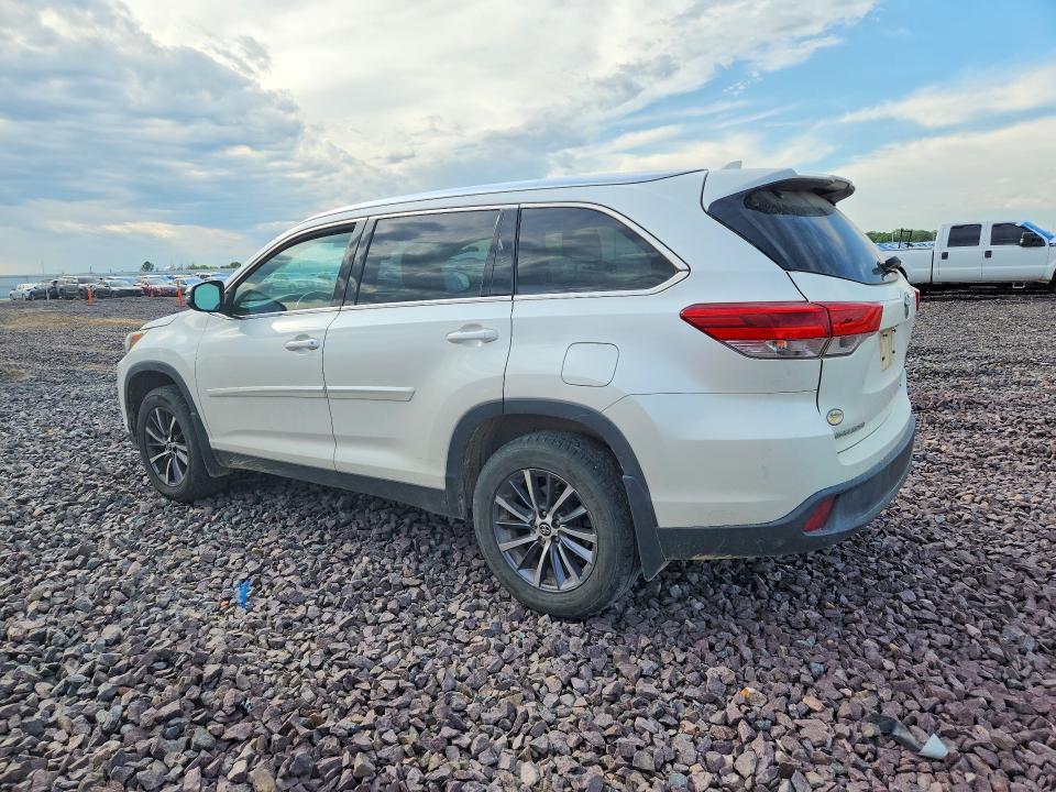 2019 TOYOTA HIGHLANDER XLE — Фото 2 из 13