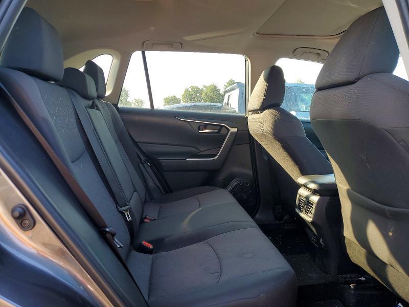 2019 TOYOTA RAV4 — Фото 11 из 13