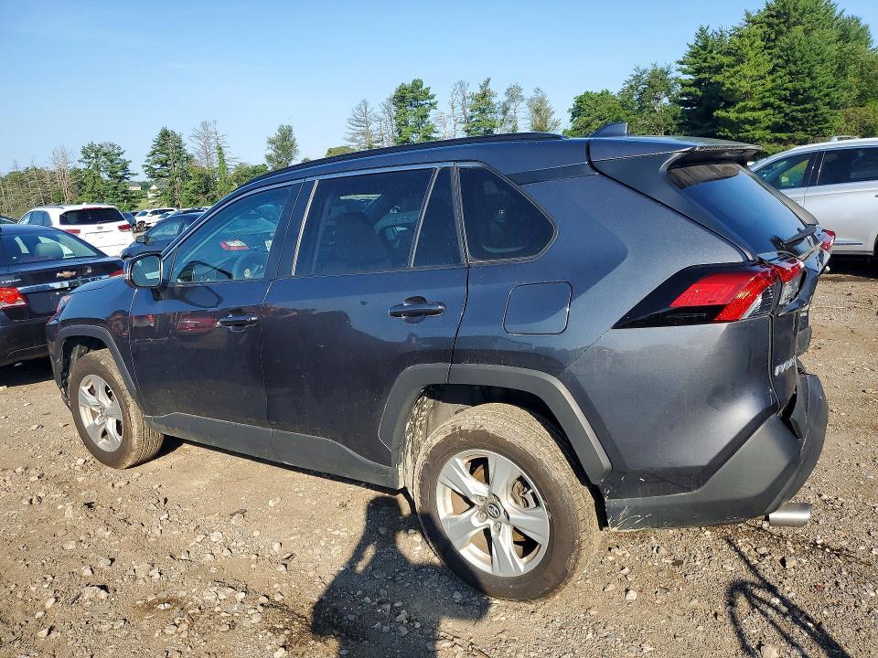 2019 TOYOTA RAV4 — Фото 2 из 13