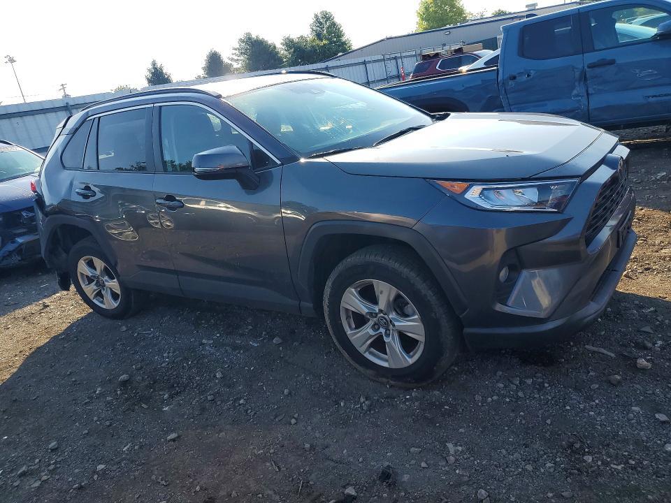 2019 TOYOTA RAV4 — Фото 4 из 13
