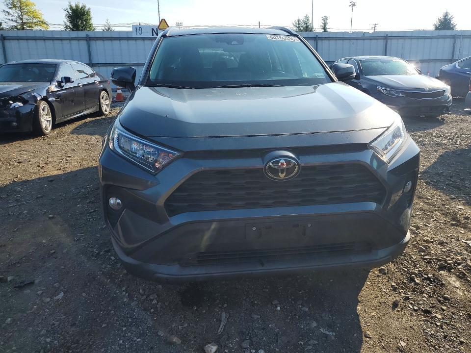 2019 TOYOTA RAV4 — Фото 5 из 13