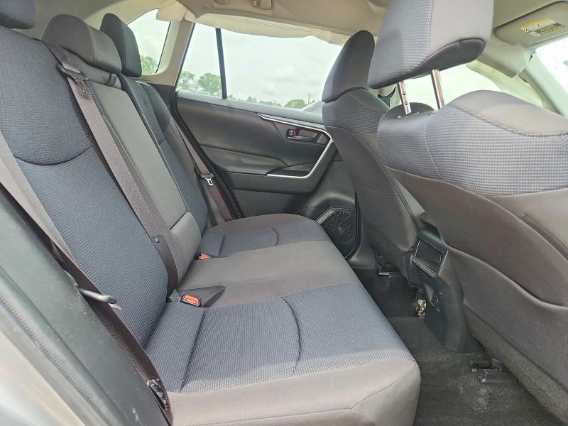 2019 TOYOTA RAV4 LE — Фото 10 из 13