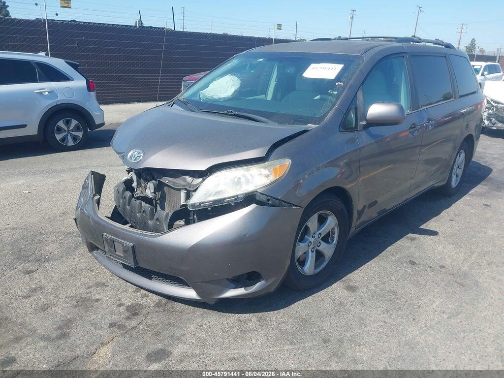 5TDKK3DC6CS269159 2012 TOYOTA SIENNA photo no. 2