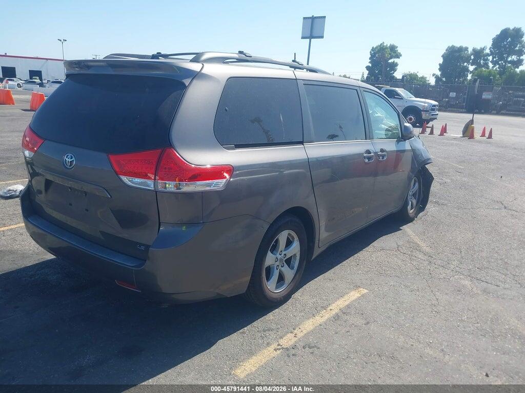5TDKK3DC6CS269159 2012 TOYOTA SIENNA photo no. 4