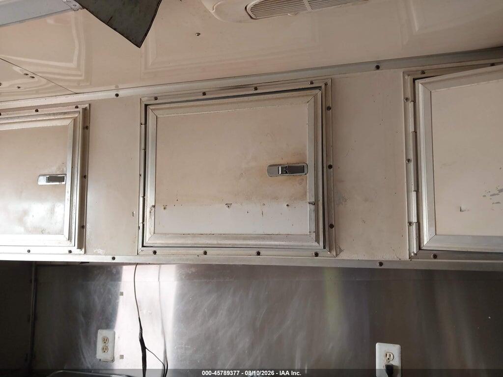 5UZBE2428CD020694 2012 DIAMOND 24' FOOD TRAILER photo no. 8