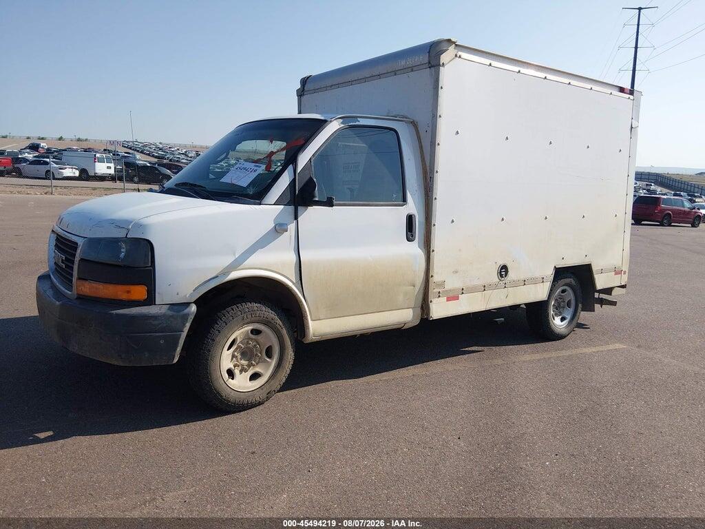 1GDY72BA2C1907066 2012 GMC SAVANA CUTAWAY photo no. 2