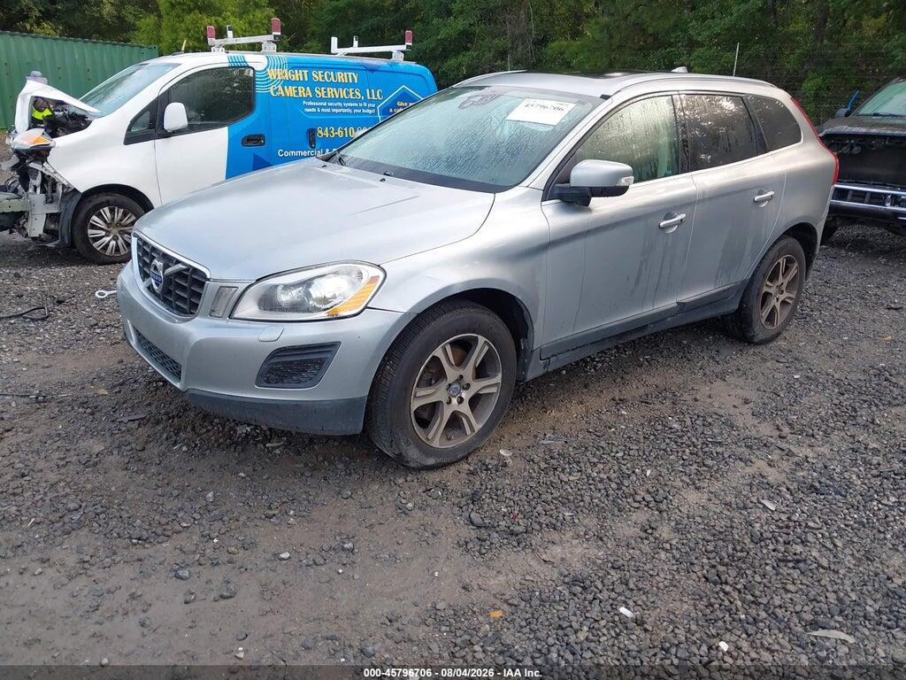 YV4902DZ0D2366835 2013 VOLVO XC60 photo no. 2