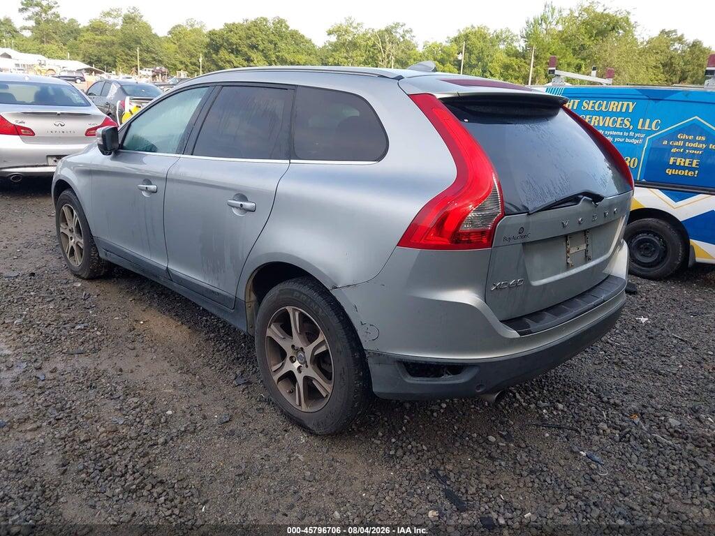 YV4902DZ0D2366835 2013 VOLVO XC60 photo no. 3