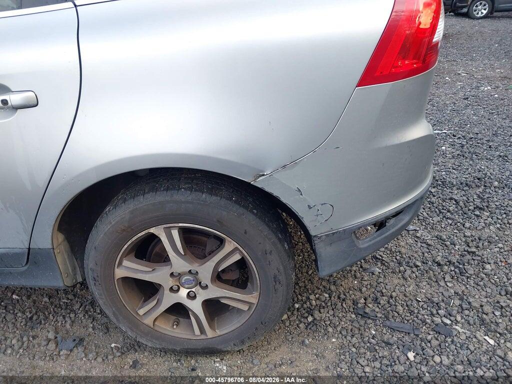 YV4902DZ0D2366835 2013 VOLVO XC60 photo no. 6