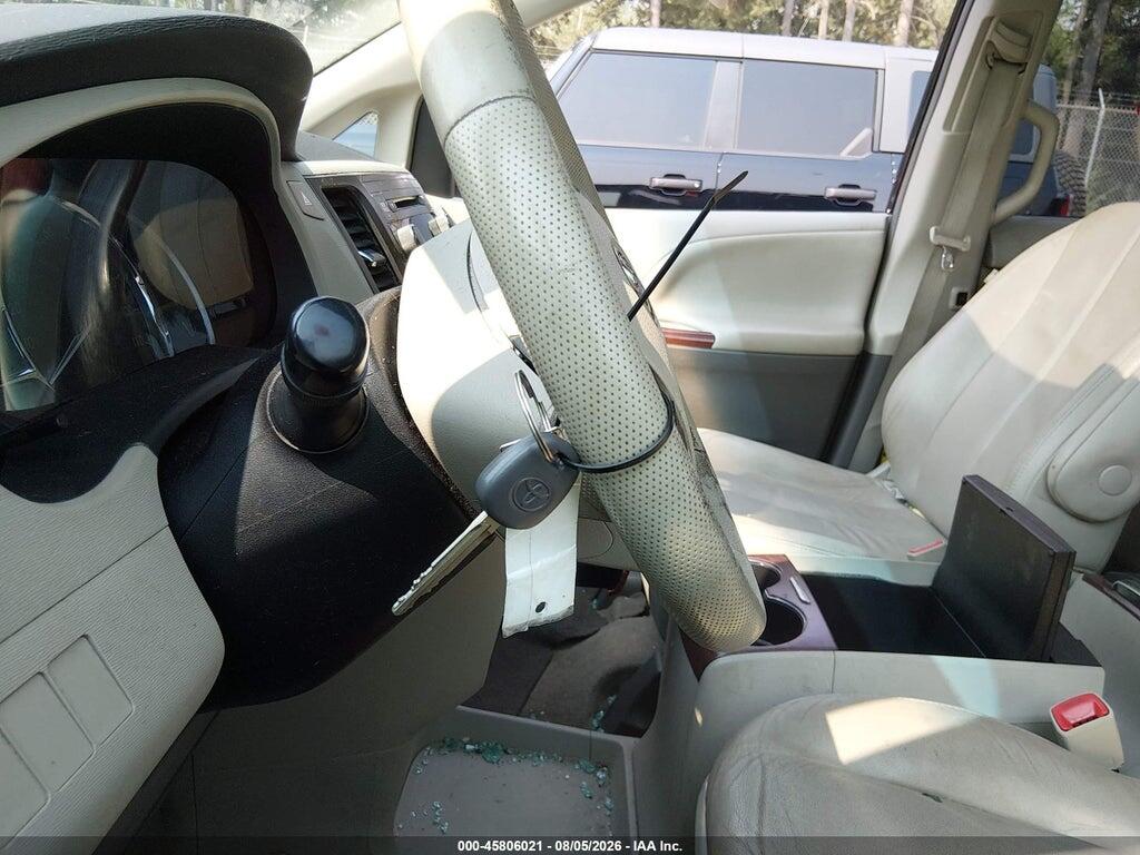5TDDK3DC8DS063349 2013 TOYOTA SIENNA photo no. 11