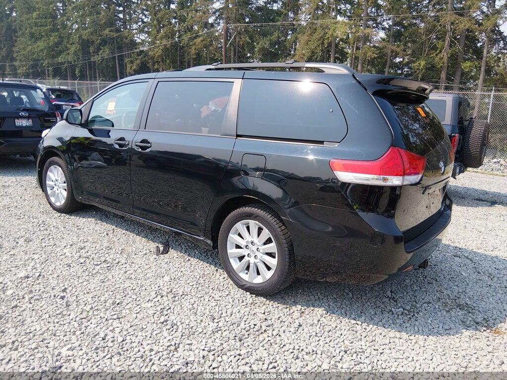 5TDDK3DC8DS063349 2013 TOYOTA SIENNA photo no. 3