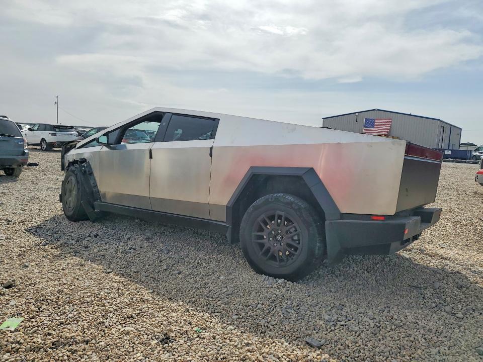 2025 TESLA CYBERTRUCK — Фото 2 из 13