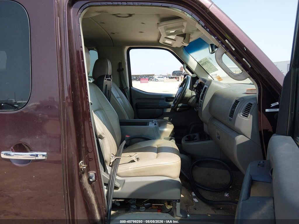 5BZAF0AA3DN201281 2013 NISSAN NV PASSENGER NV3500 HD photo no. 5