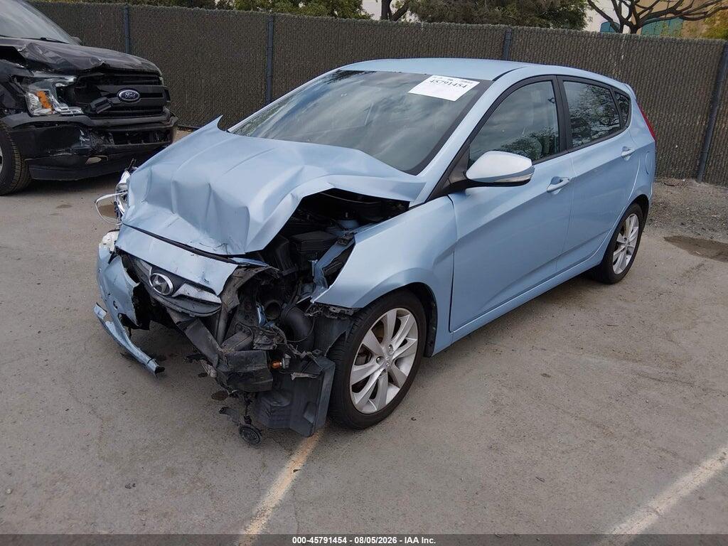 KMHCU5AE2DU065659 2013 HYUNDAI ACCENT photo no. 2