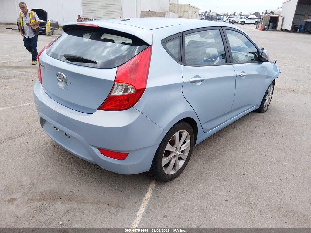 KMHCU5AE2DU065659 2013 HYUNDAI ACCENT photo no. 4