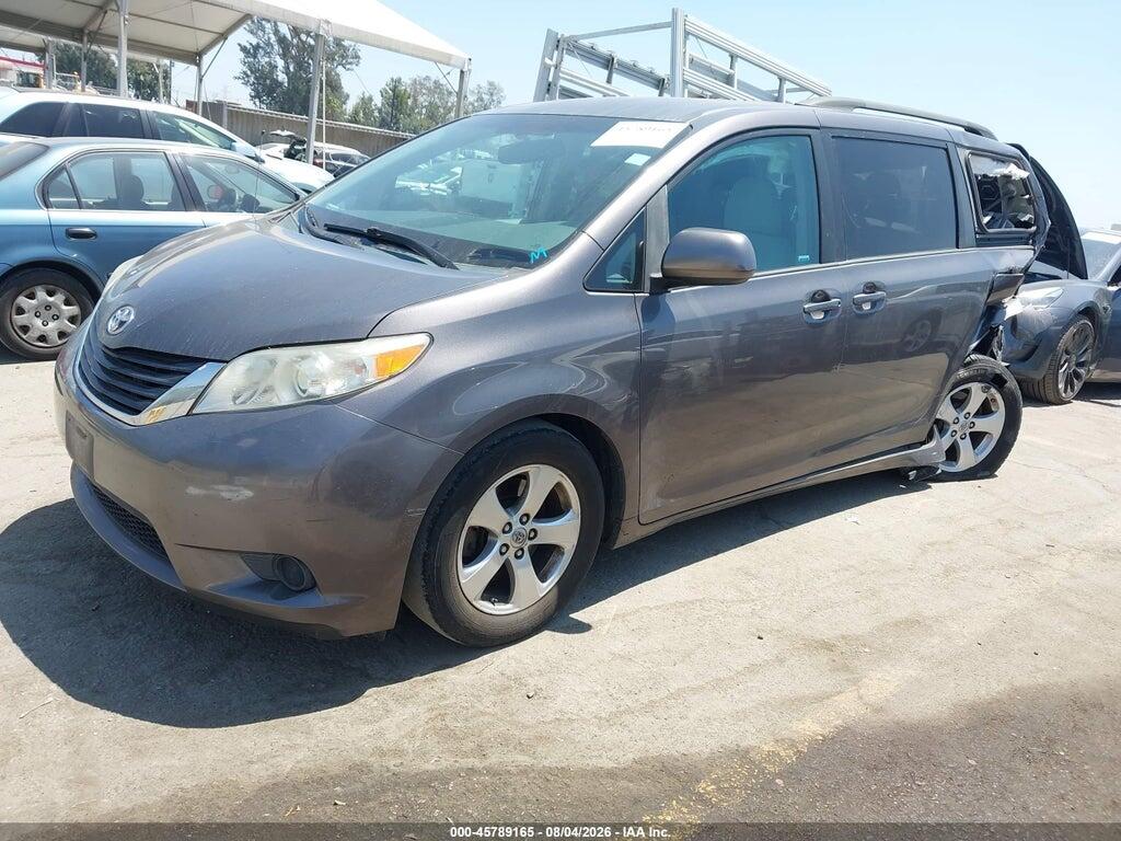 5TDKK3DC6DS314165 2013 TOYOTA SIENNA photo no. 2