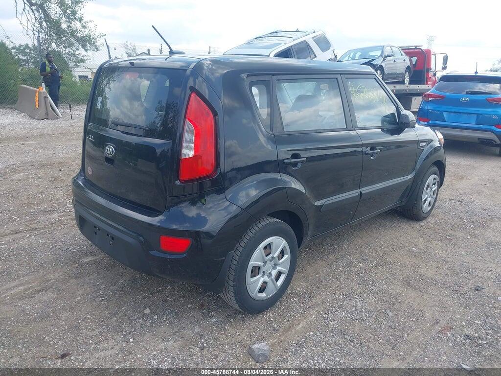 KNDJT2A52D7628656 2013 KIA SOUL photo no. 4