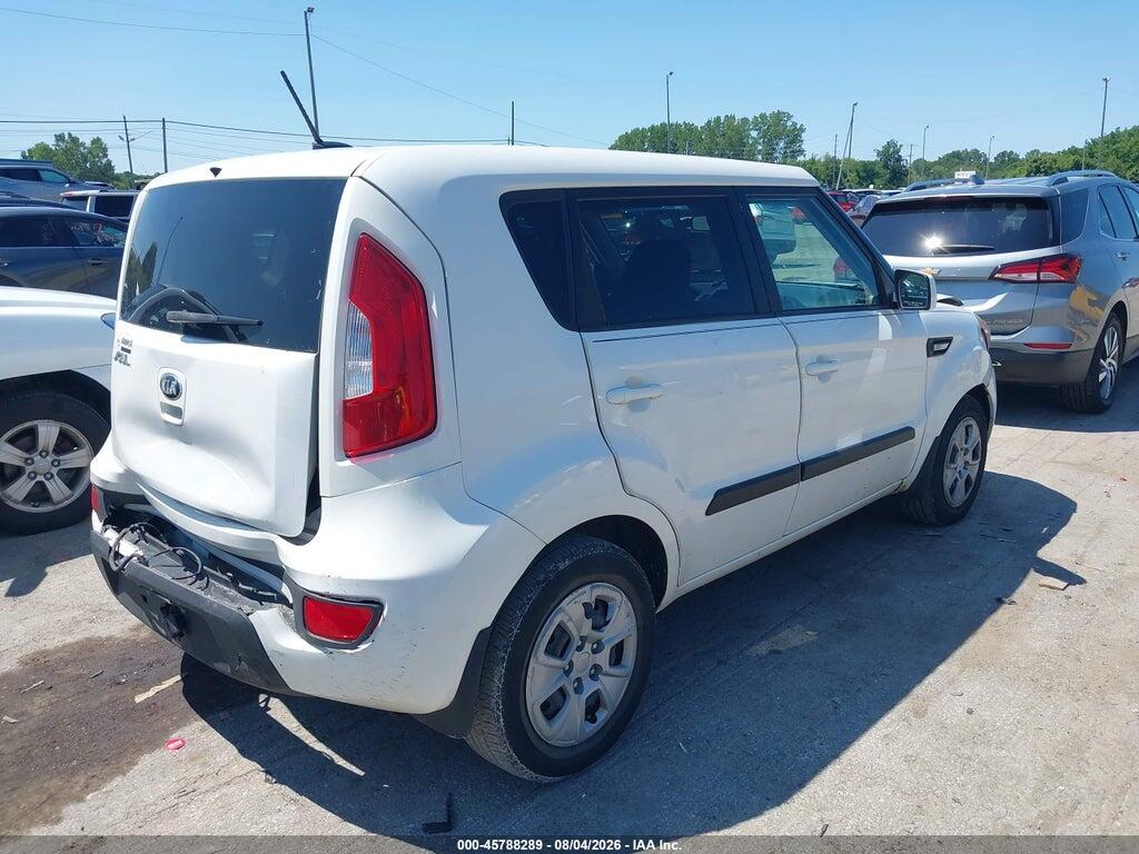 KNDJT2A58D7512040 2013 KIA SOUL photo no. 4