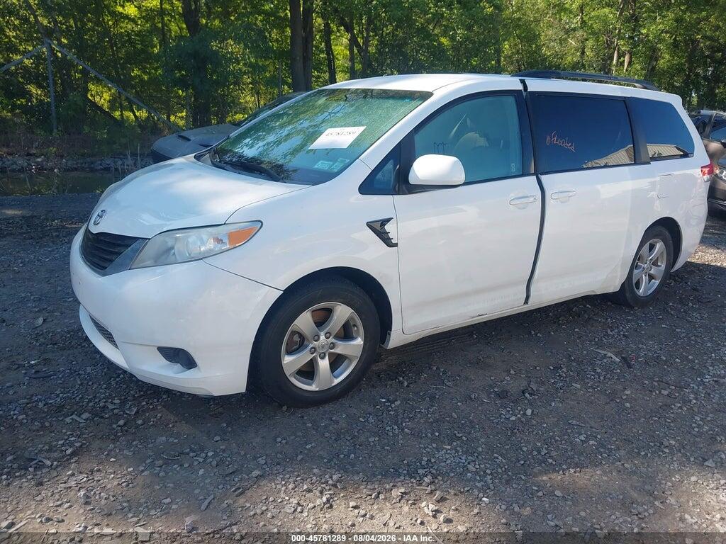 5TDKK3DC5DS401653 2013 TOYOTA SIENNA photo no. 2