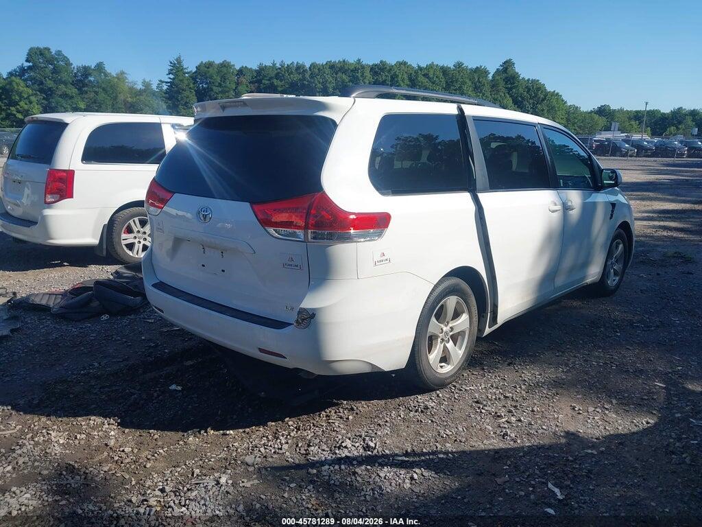 5TDKK3DC5DS401653 2013 TOYOTA SIENNA photo no. 4