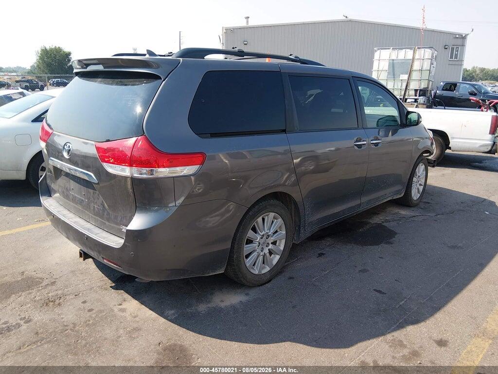 5TDDK3DC5DS062448 2013 TOYOTA SIENNA photo no. 4
