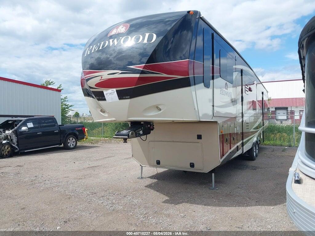4V0FC3620DR003192 2013 REDWOOD 36FL 5TH WHL TRAVEL TRAILER photo no. 2