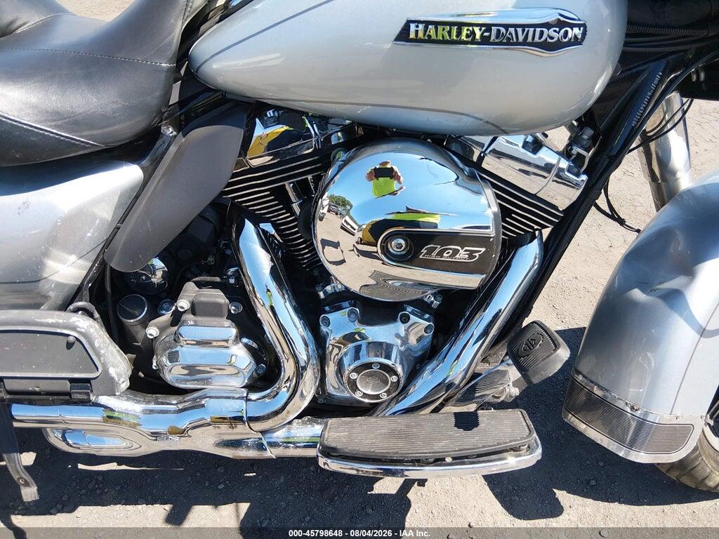1HD1FCM1XFB692920 2015 HARLEY-DAVIDSON FLHTCU photo no. 8