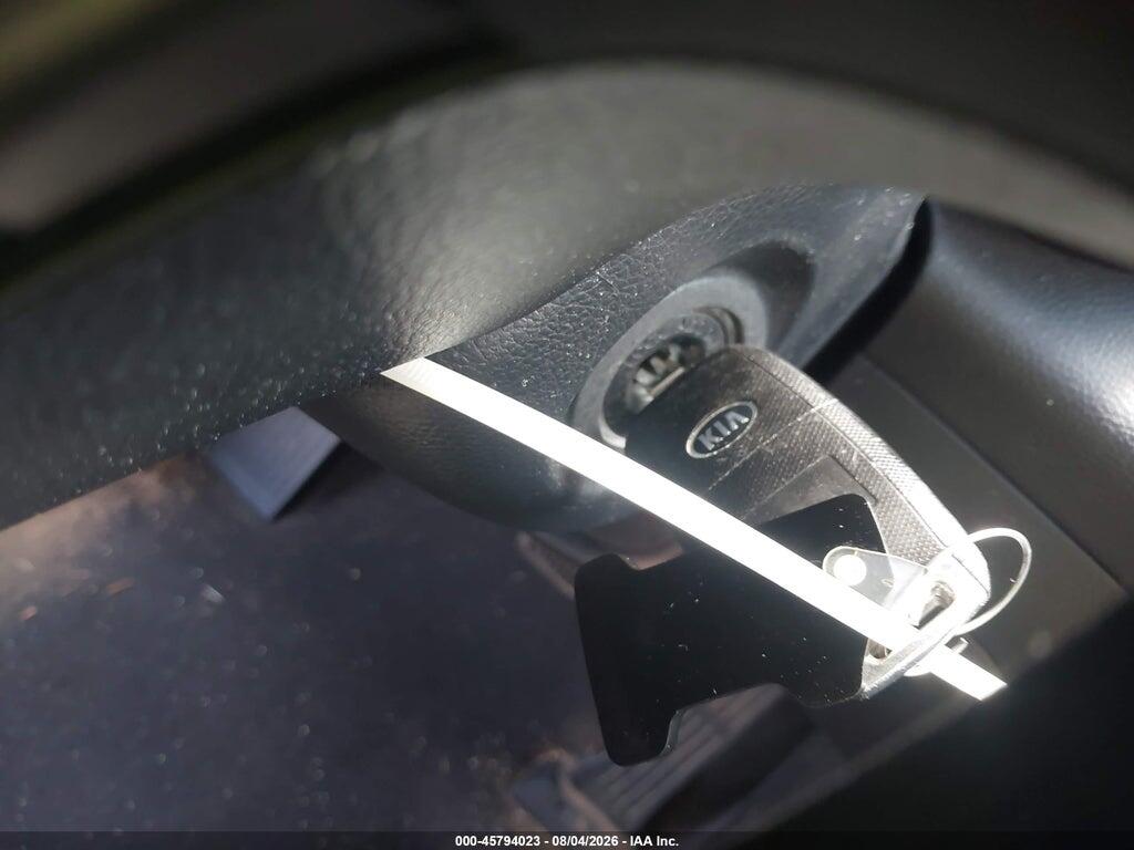 KNAFX5A82G5527779 2016 KIA FORTE photo no. 11