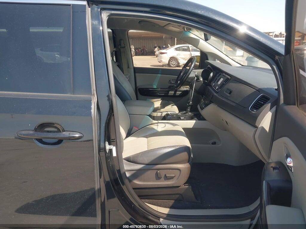 KNDMC5C10G6146965 2016 KIA SEDONA photo no. 5