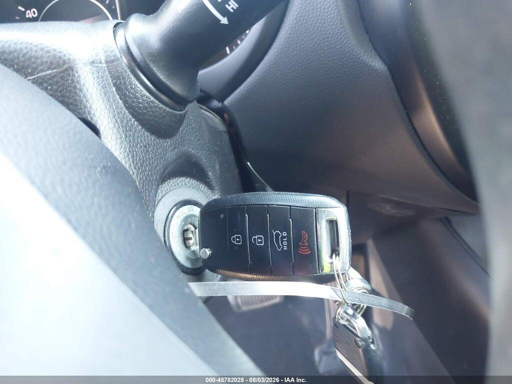 KNDJN2A22G7404615 2016 KIA SOUL photo no. 11