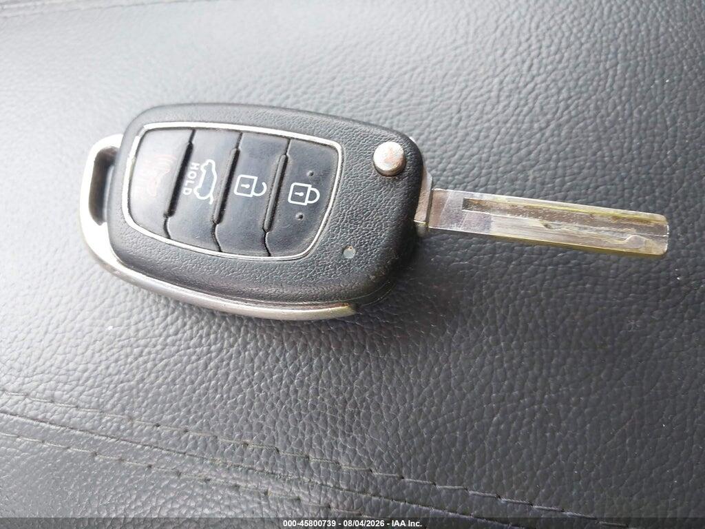 5NMZU3LB7HH020946 2017 HYUNDAI SANTA FE SPORT photo no. 11