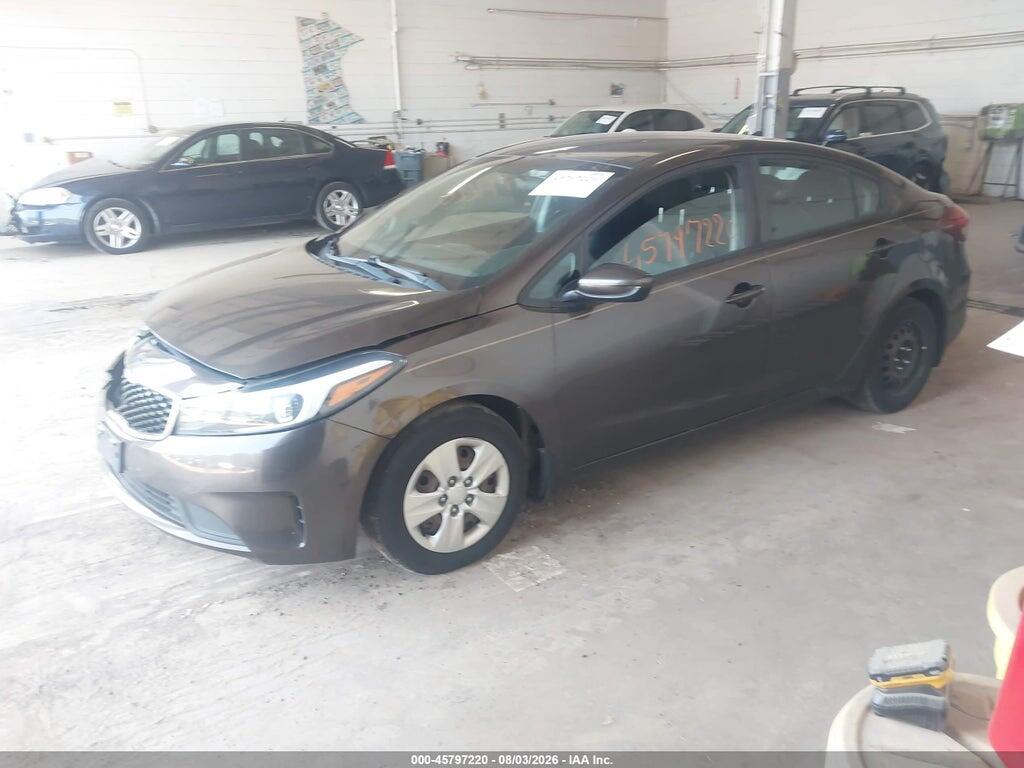 3KPFK4A73HE134334 2017 KIA FORTE photo no. 2