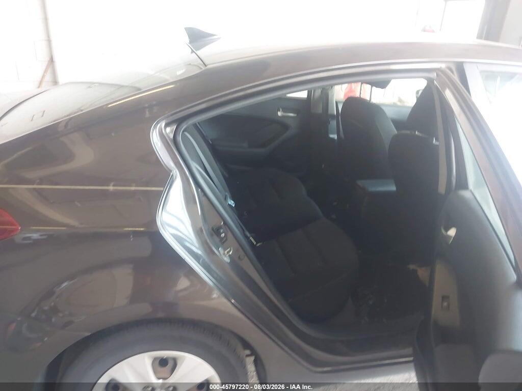 3KPFK4A73HE134334 2017 KIA FORTE photo no. 8