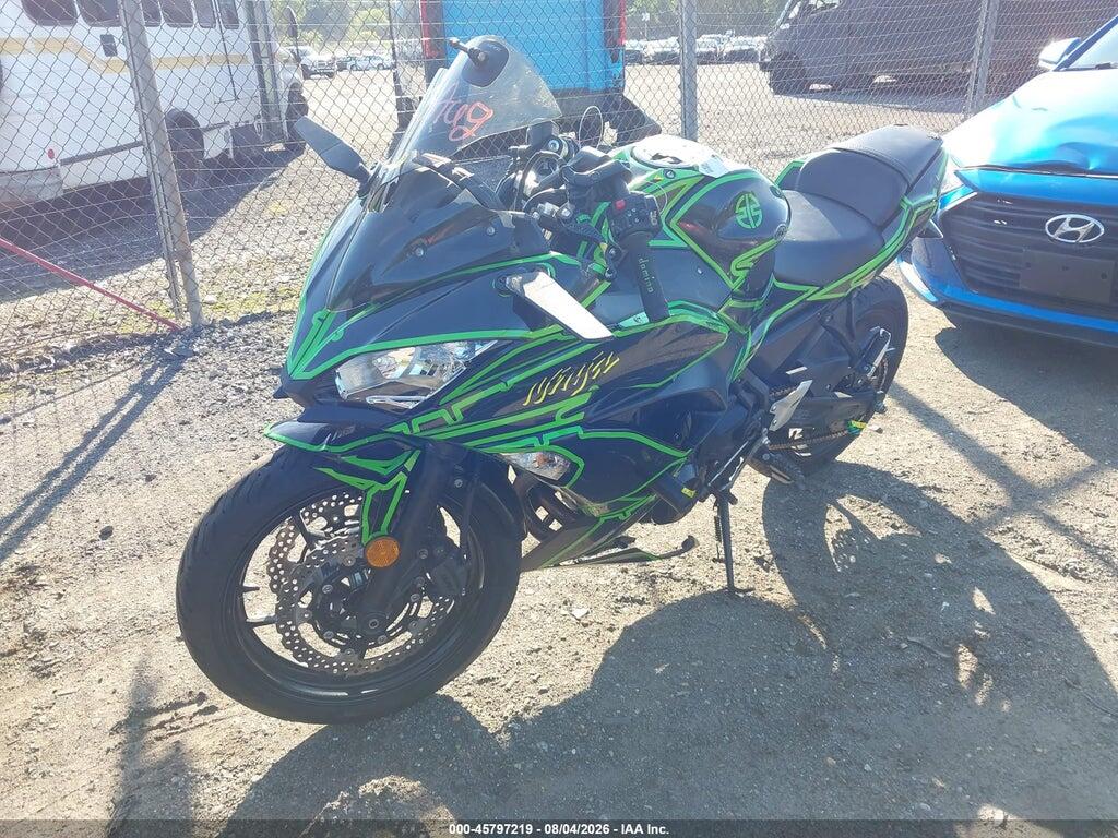 JKAEXEJ12HDA00461 2017 KAWASAKI EX650 photo no. 2