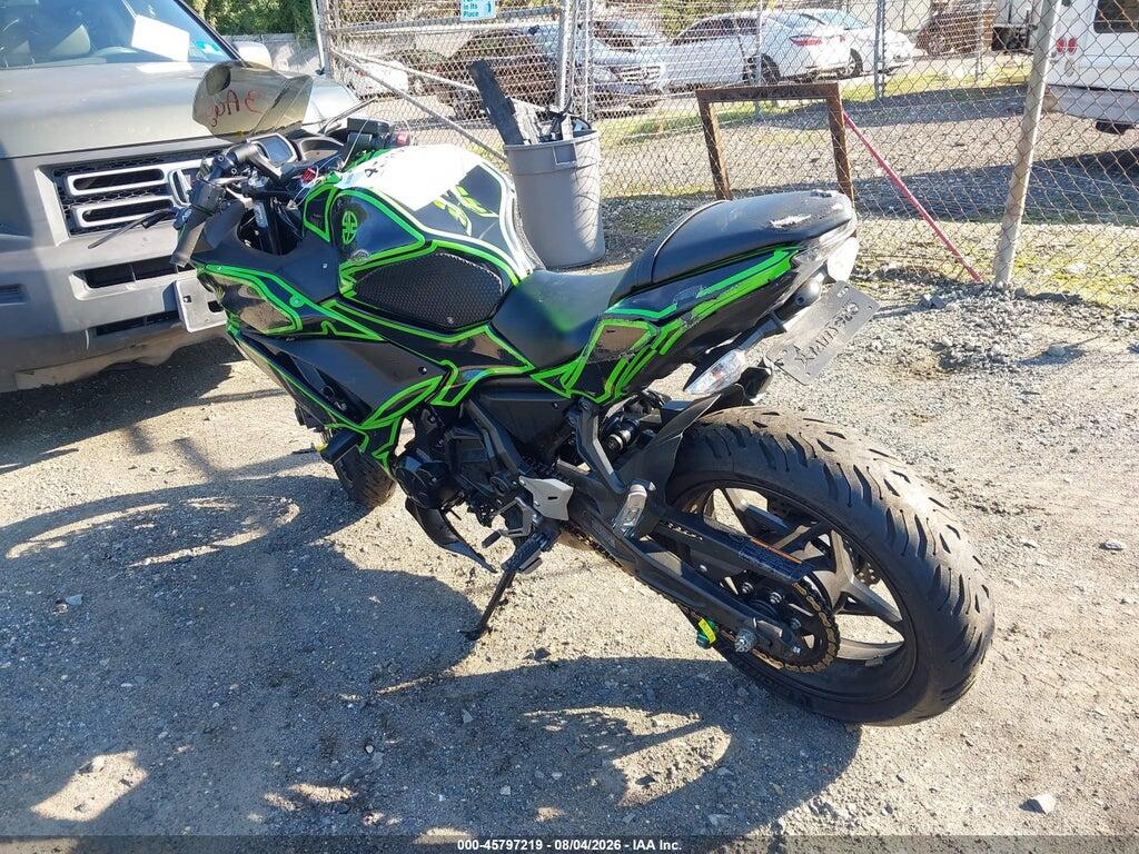 JKAEXEJ12HDA00461 2017 KAWASAKI EX650 photo no. 3