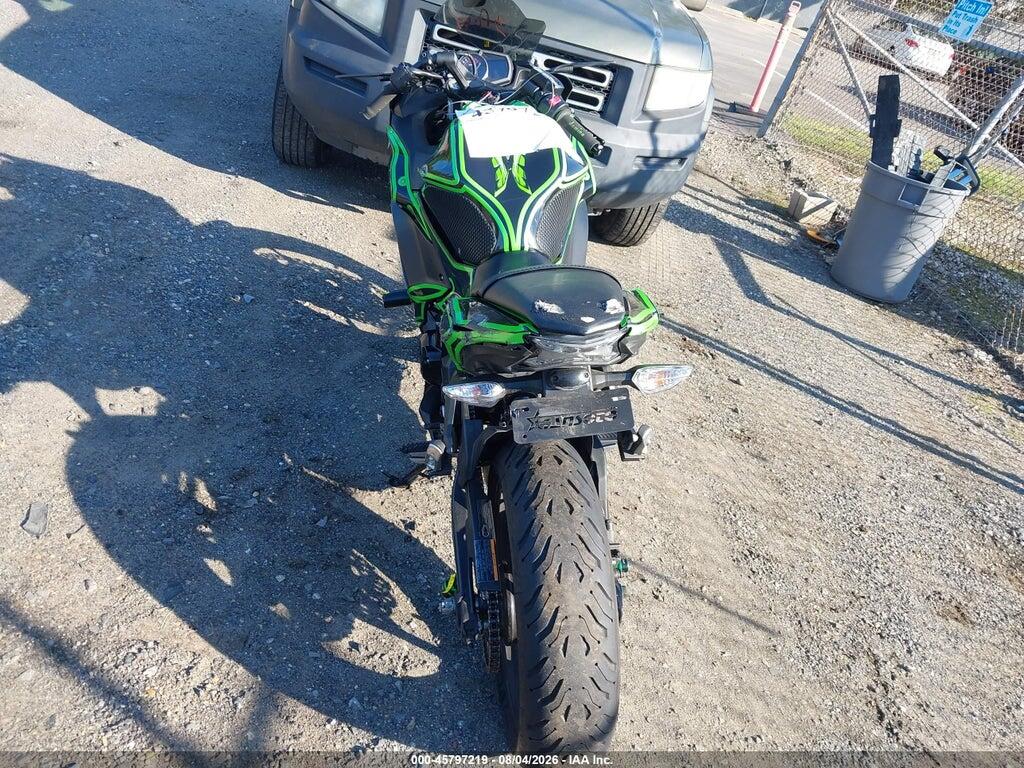 JKAEXEJ12HDA00461 2017 KAWASAKI EX650 photo no. 6