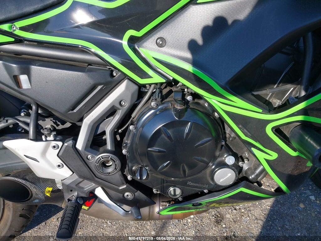 JKAEXEJ12HDA00461 2017 KAWASAKI EX650 photo no. 8